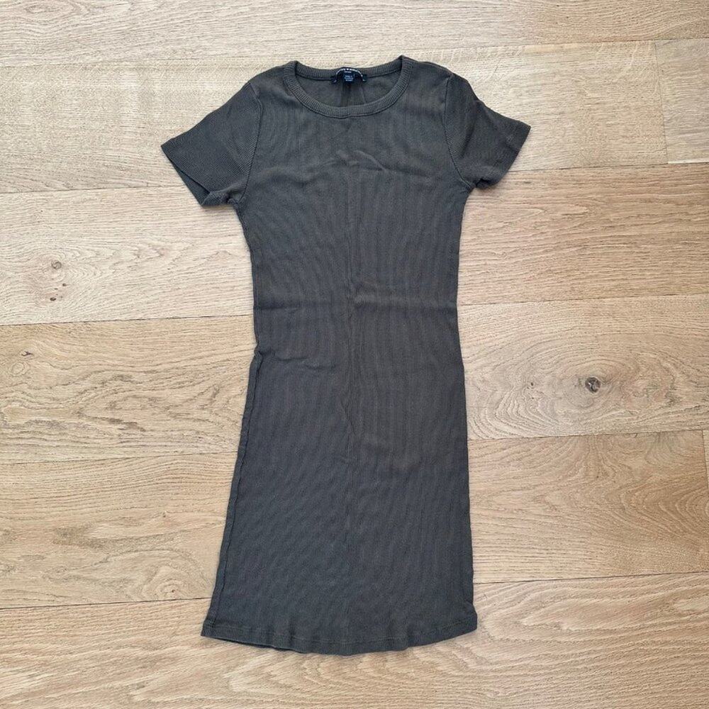 Brandy Melville - Crew Neck Ribbed Short Sleeve Dress in Khaki Green